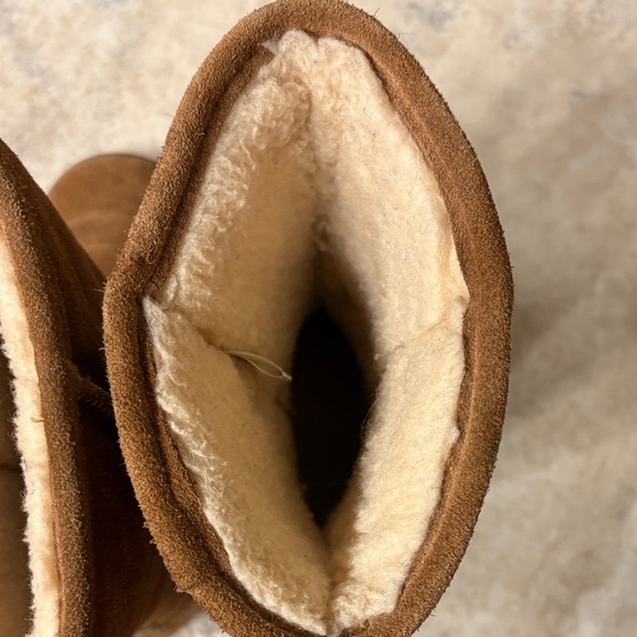 Girls’ Brown Suede Shearling Boots - Picture 7 of 9